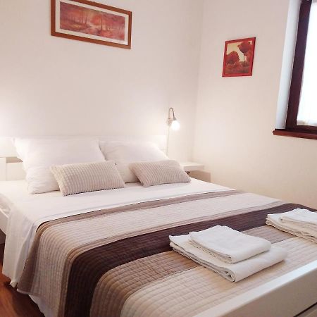 Apartman Tomo Pula Exterior photo