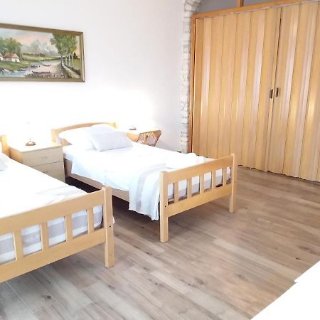 Apartman Tomo Pula Exterior photo