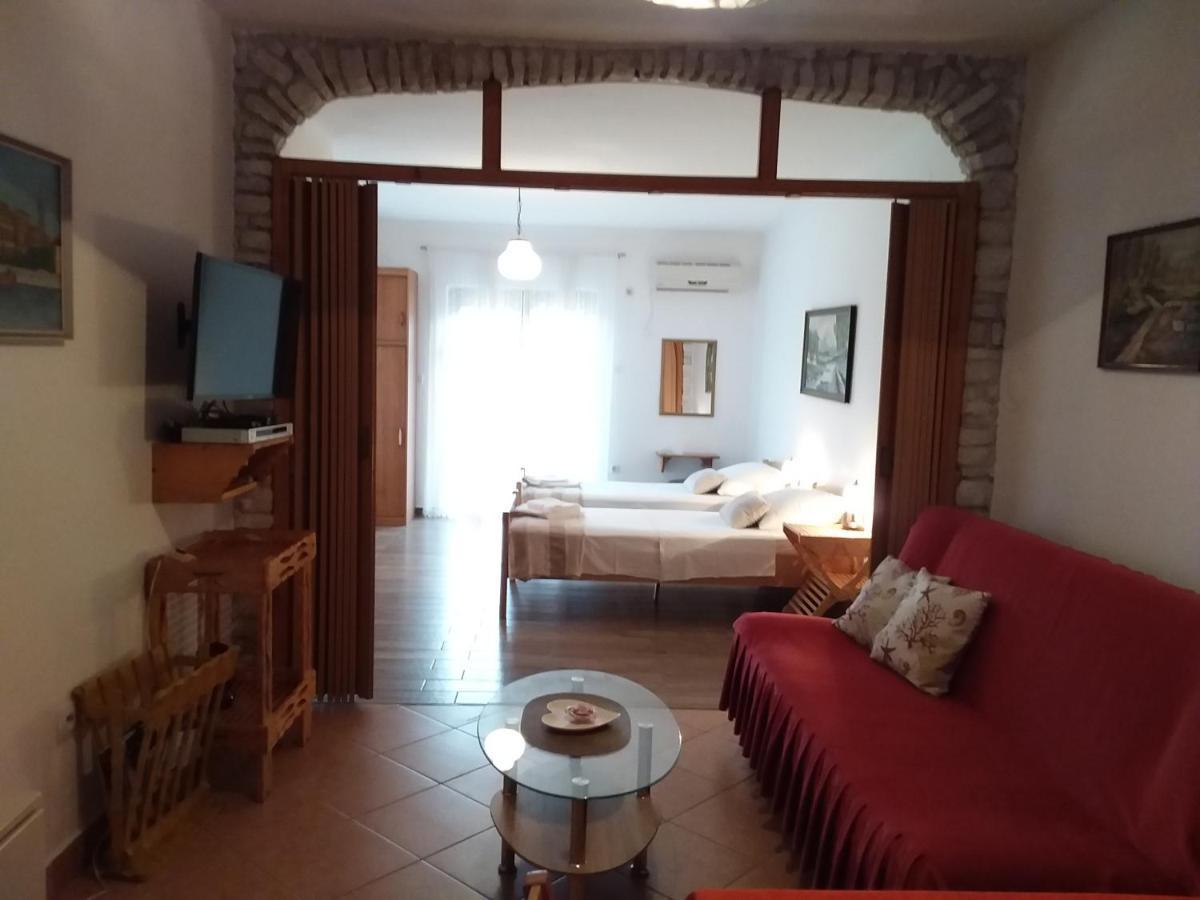 Apartman Tomo Pula Exterior photo