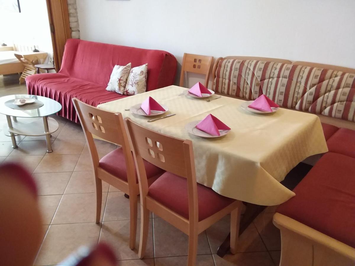 Apartman Tomo Pula Exterior photo