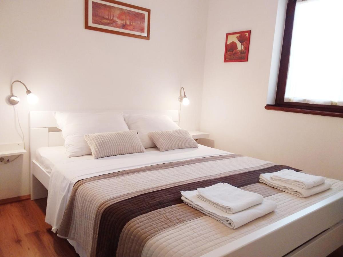 Apartman Tomo Pula Exterior photo