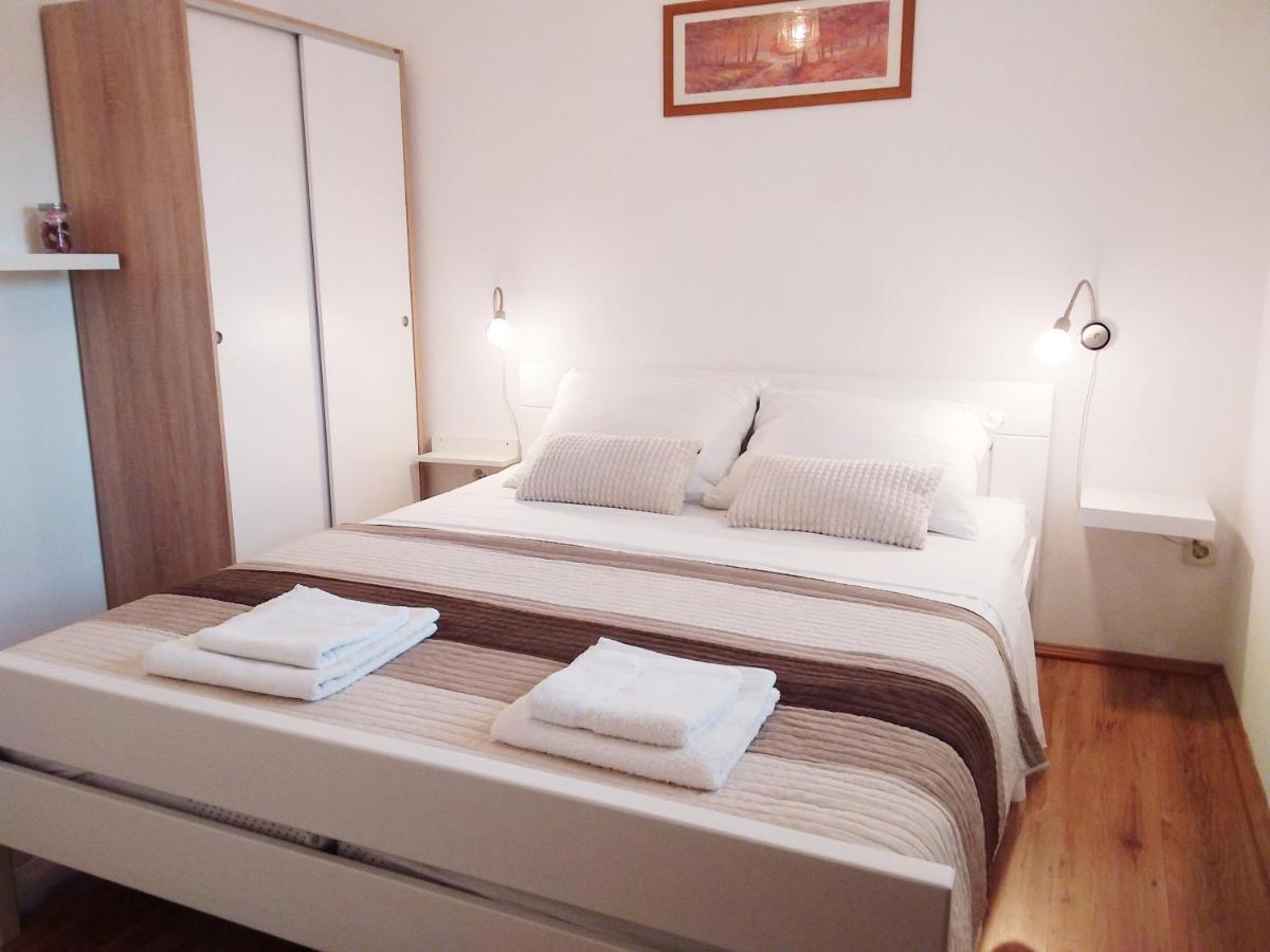 Apartman Tomo Pula Exterior photo