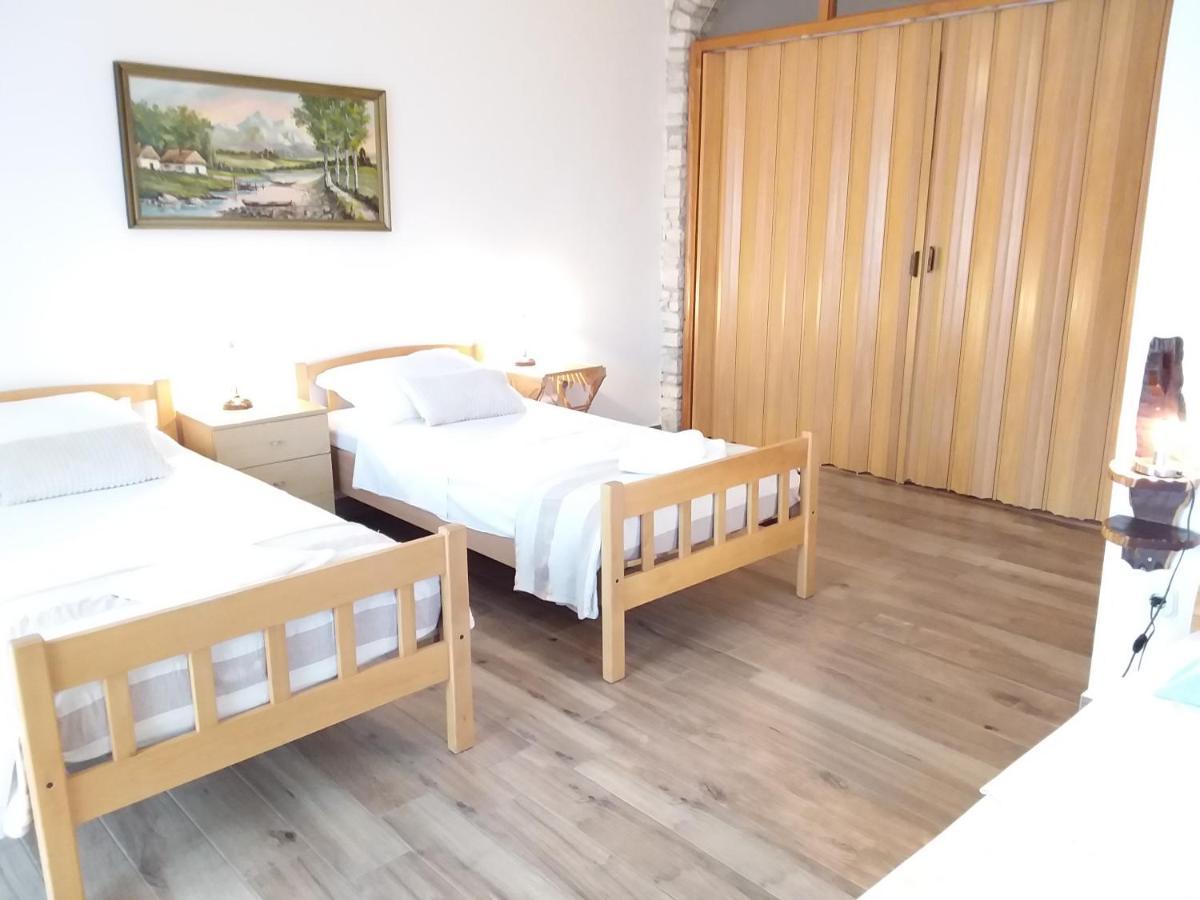 Apartman Tomo Pula Exterior photo